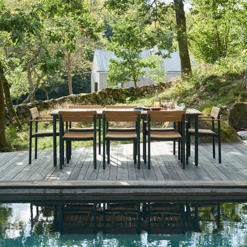 Skagerak by Fritz Hansen Pelagus Dining Table and Chairs Outdoors by Pool