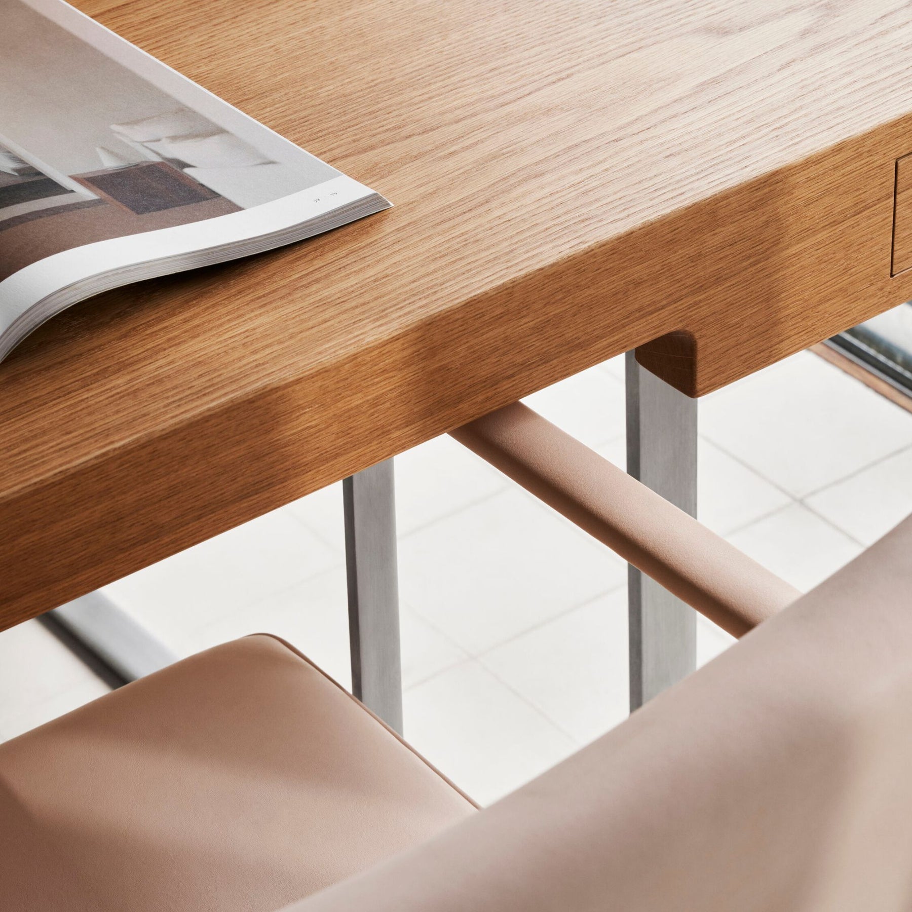 Carl Hansen CH110 Desk Oak Oil Top Detail