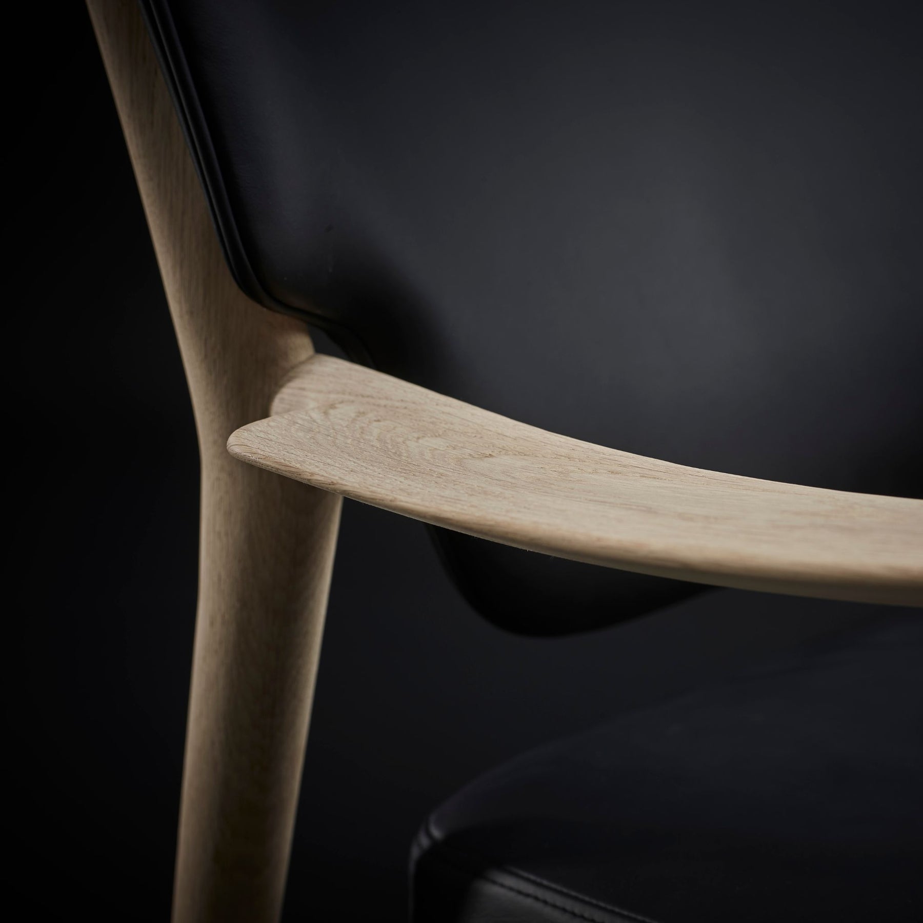 Eikund Veng Lounge Chair Oak Arm Detail