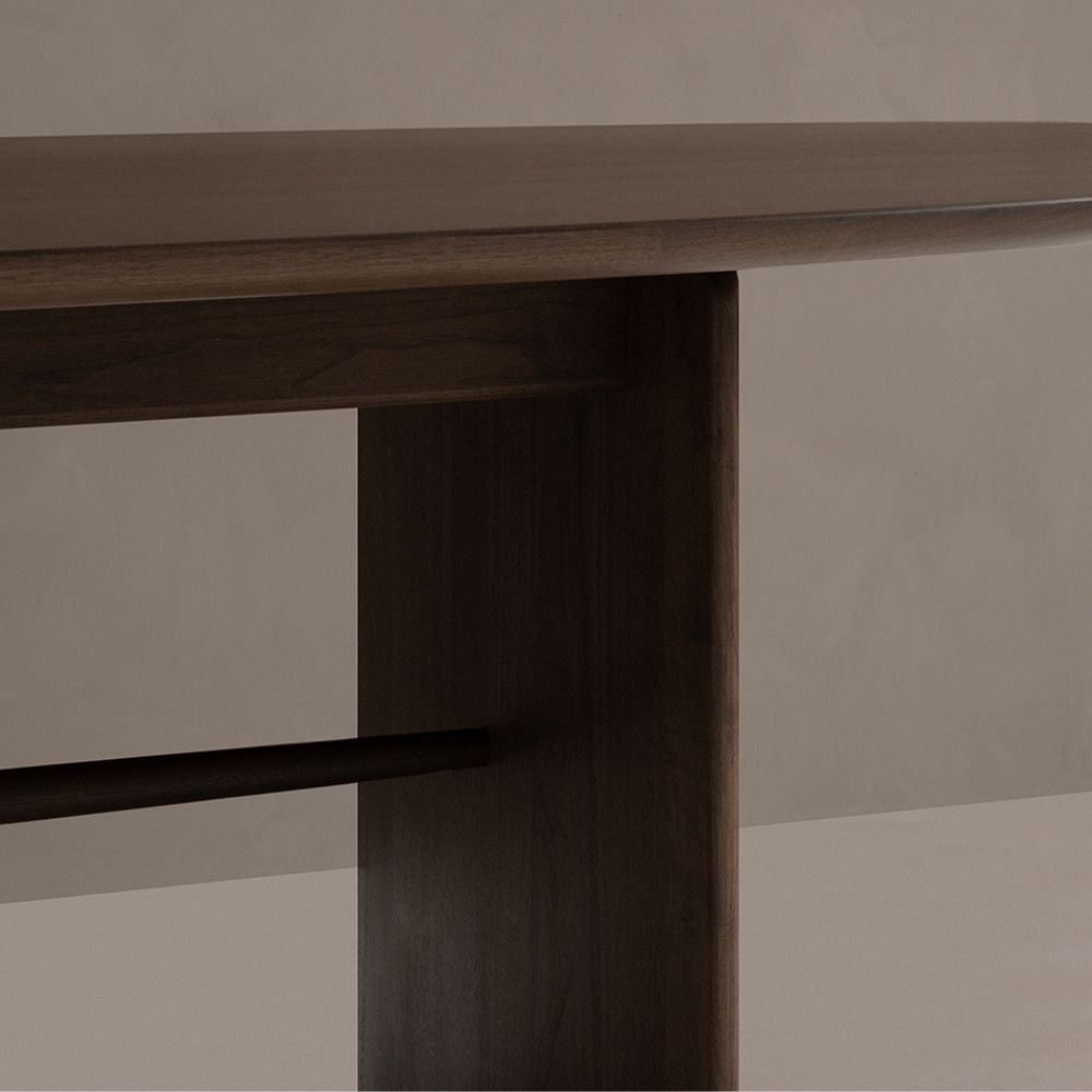 L.ercolani Pennon Dining Table Walnut Edge Detail