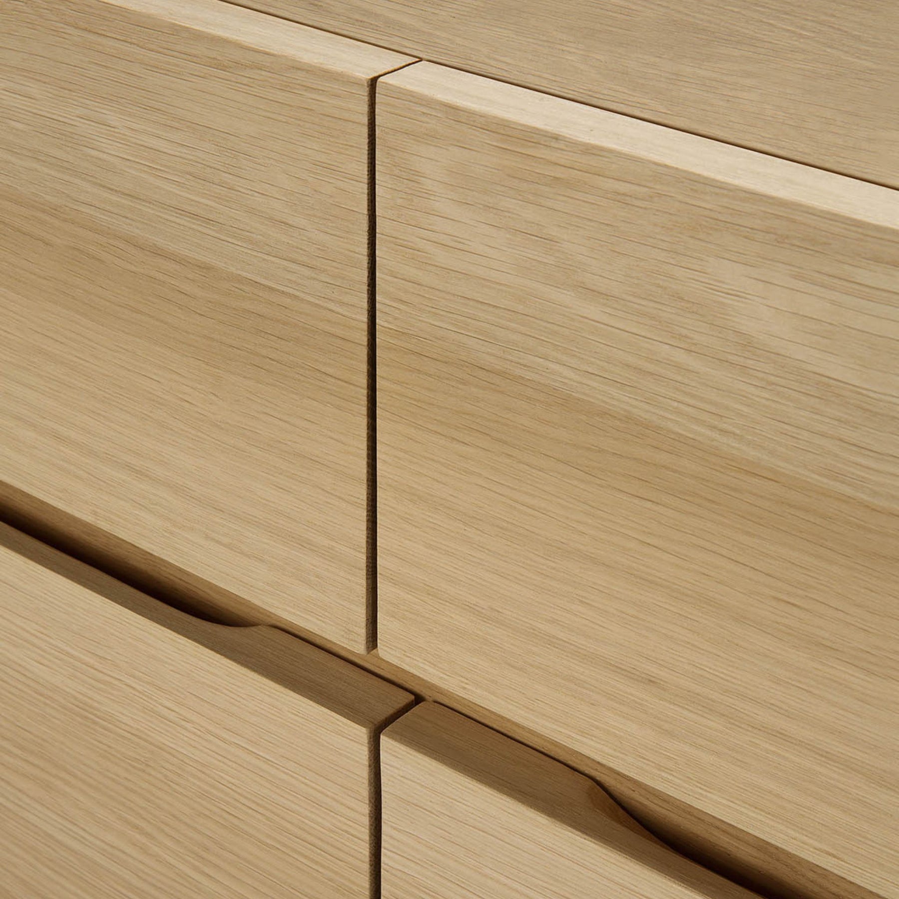 ethnicraft-oak-ligna-sideboard-4-door-cabinet-and-drawer-detail-51116