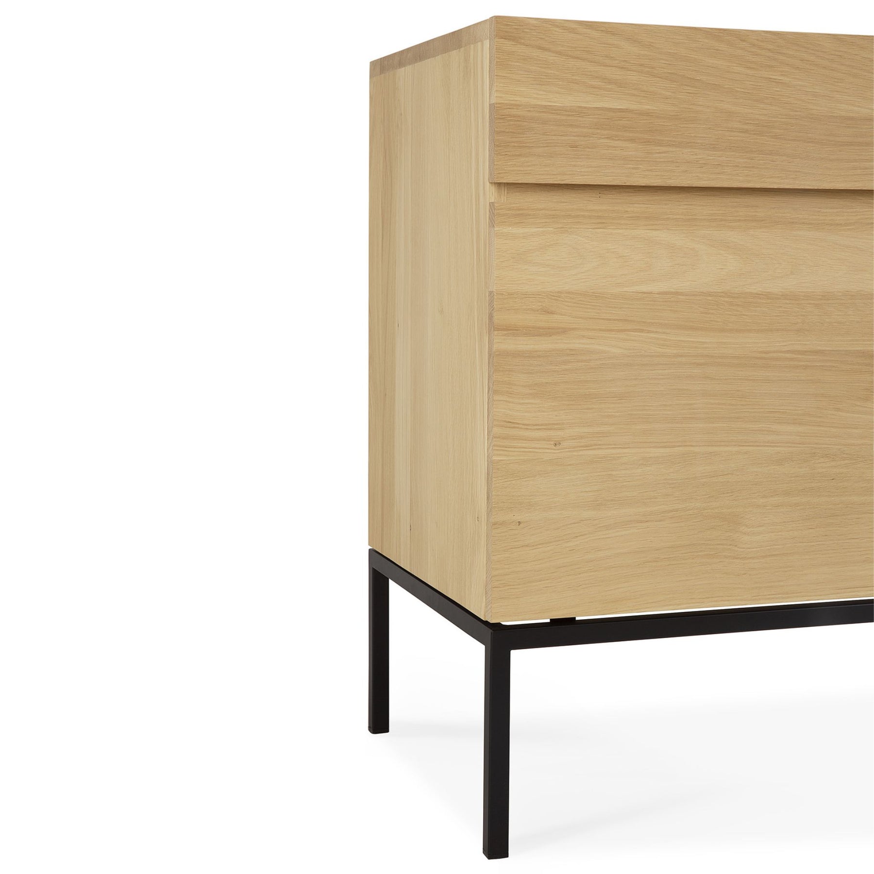 Ethnicraft Oak Ligna Sideboard 3-Door 51115 Corner Detail