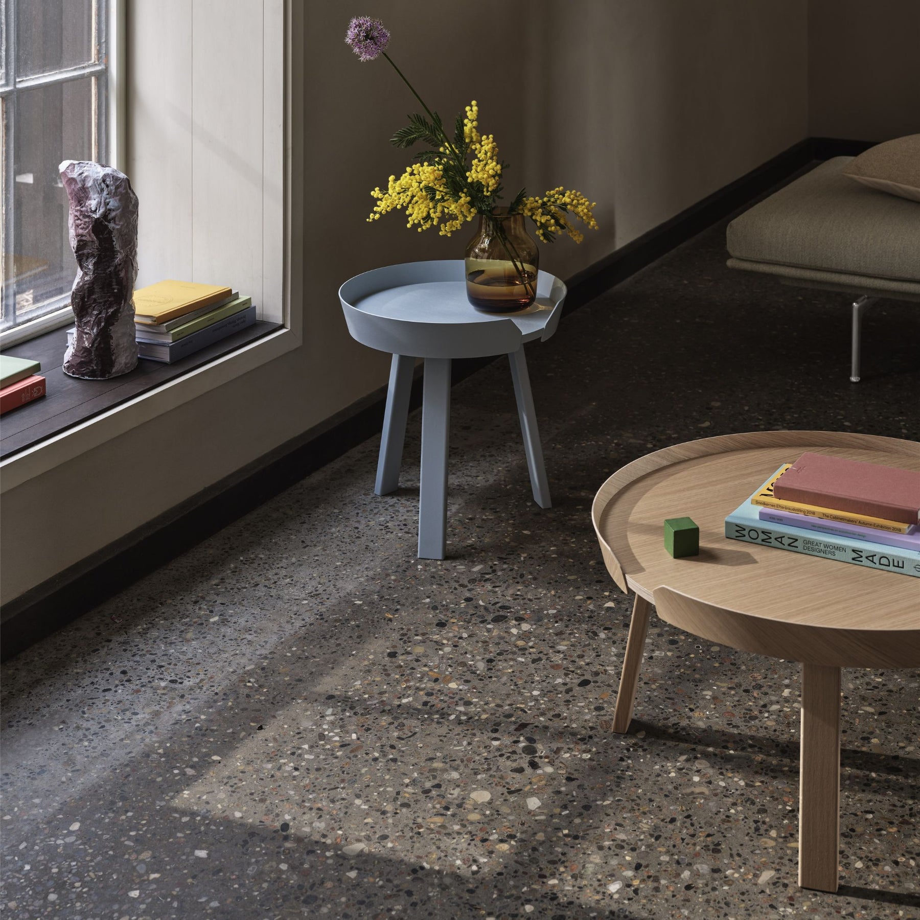 Muuto Around Coffee Table Large Oak with Books and Small Light Blue with Flowers