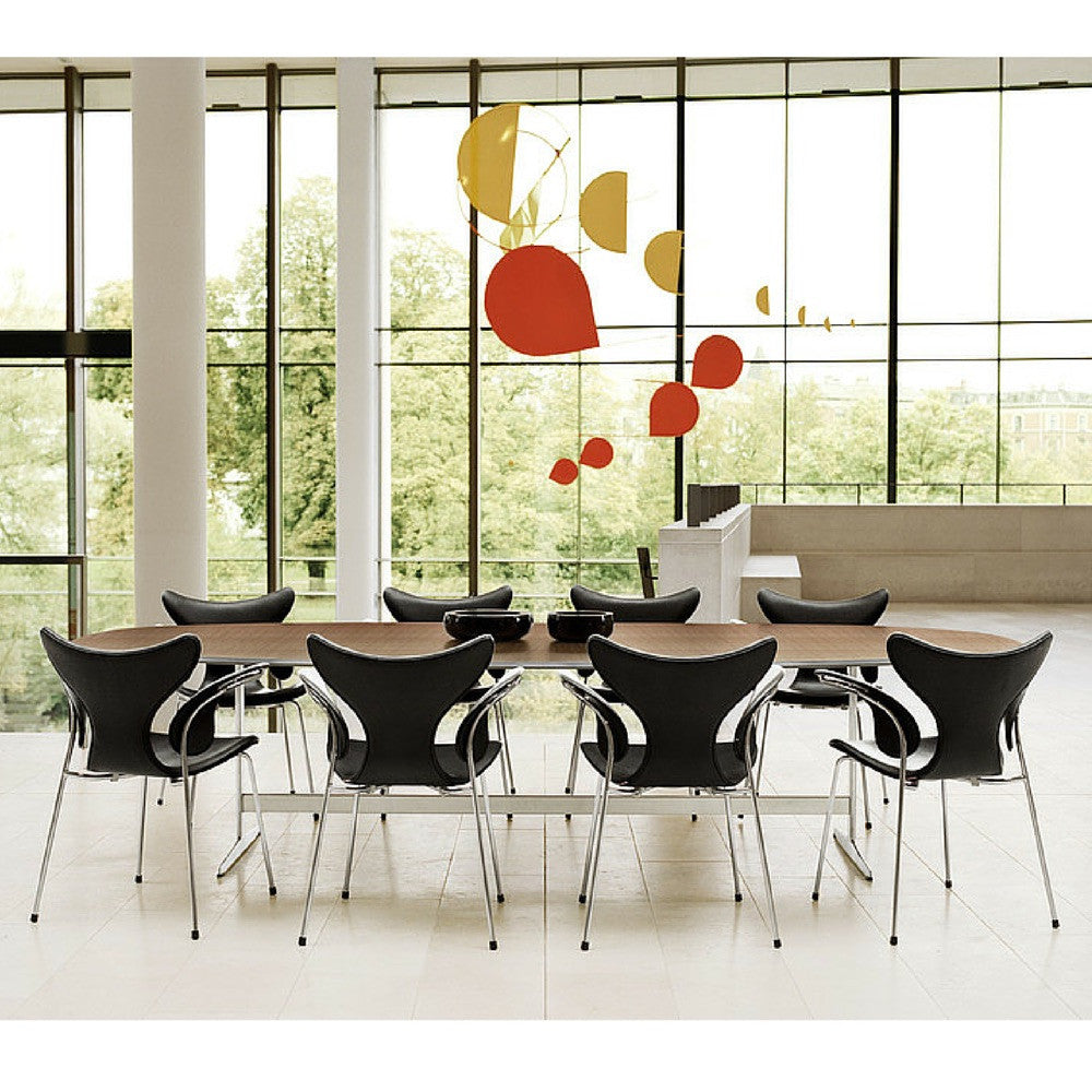 Arne Jacobsen Lily Arm Chairs in Contract Setting with Shaker Base Table Series Fritz Hansen