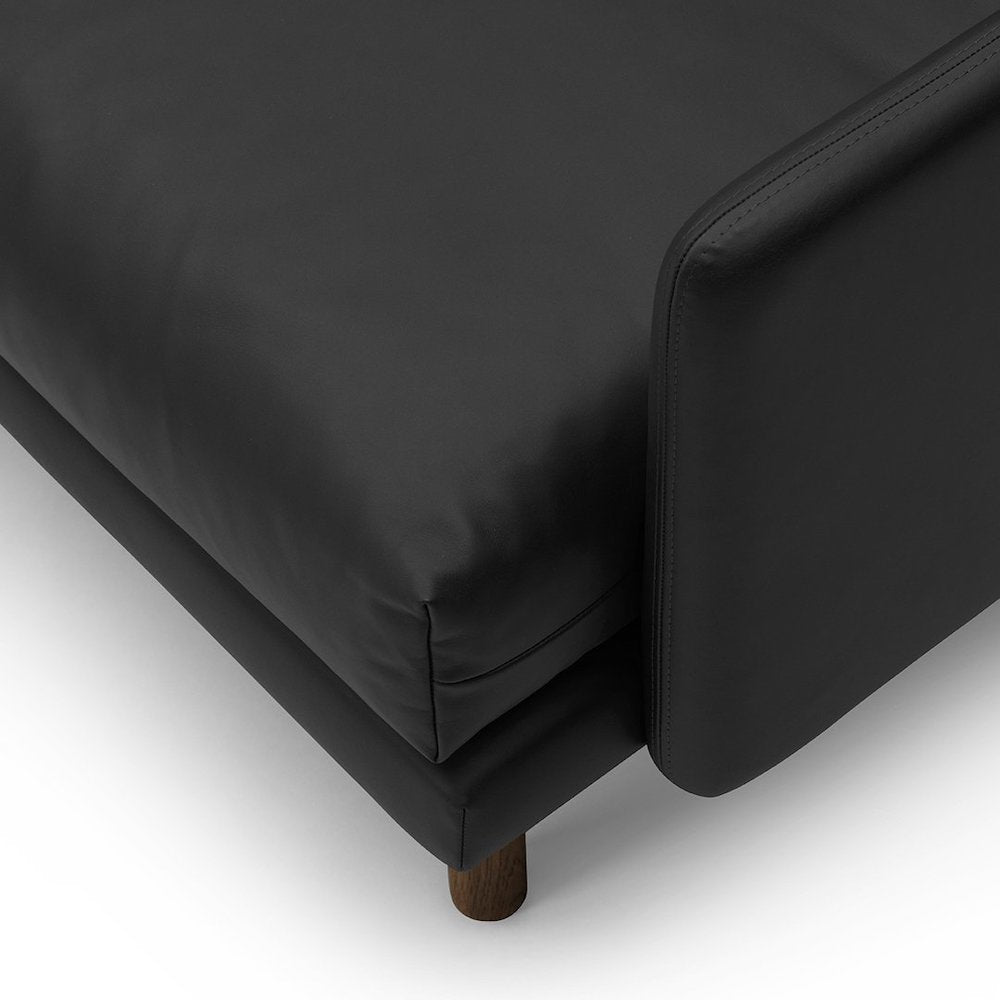 bruunmunch Emo Sofa Sorensen Leather Dakar Black Toptitch Detail