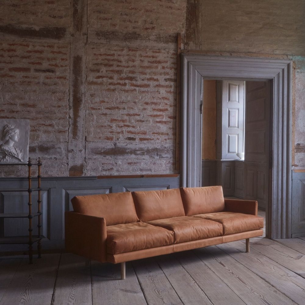 bruunmunch Emo sofa Nubuck Leather in Selso Castle living room 