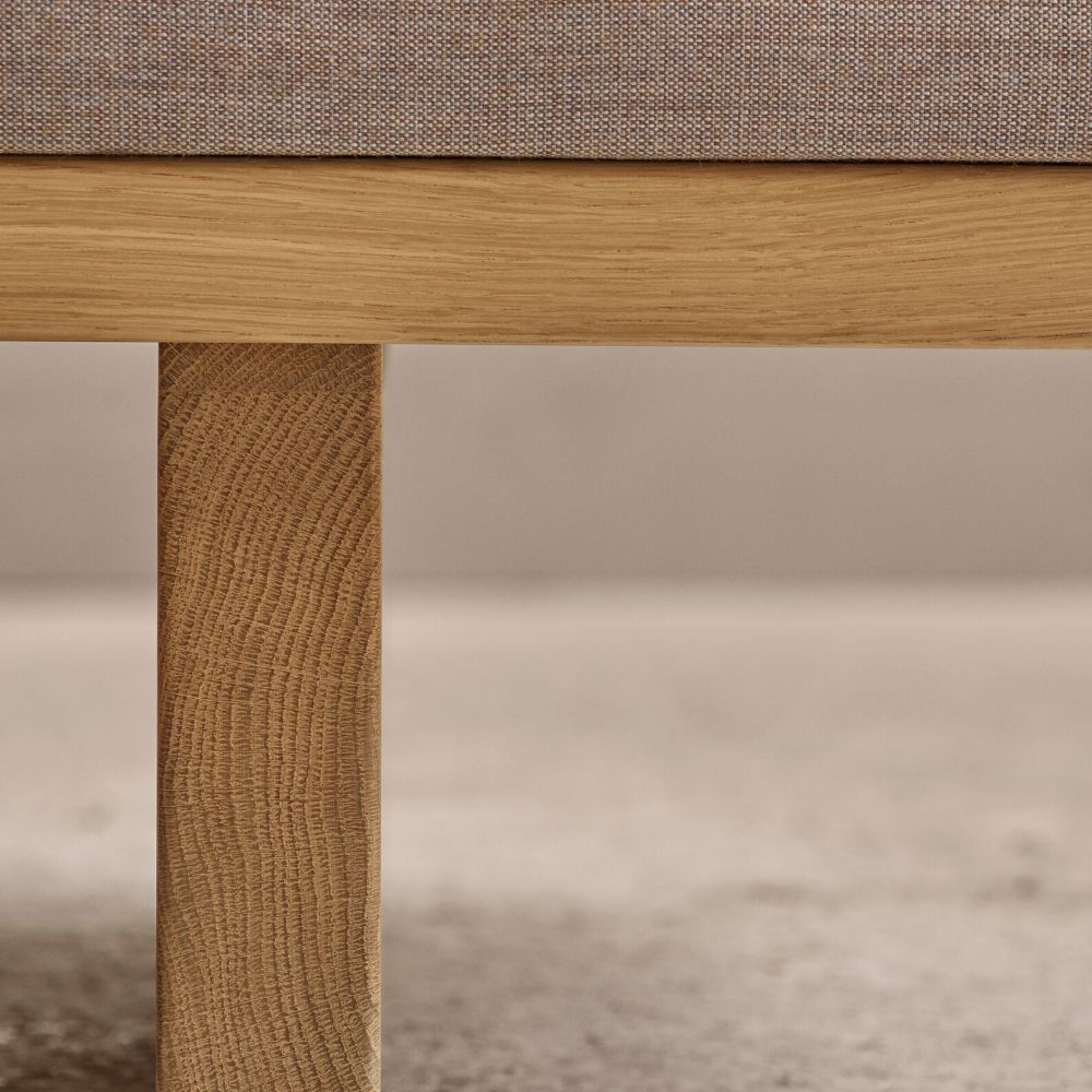 BM0865 Daybed Oak Base Detail by Borge Mogensen for Carl Hansen and Son