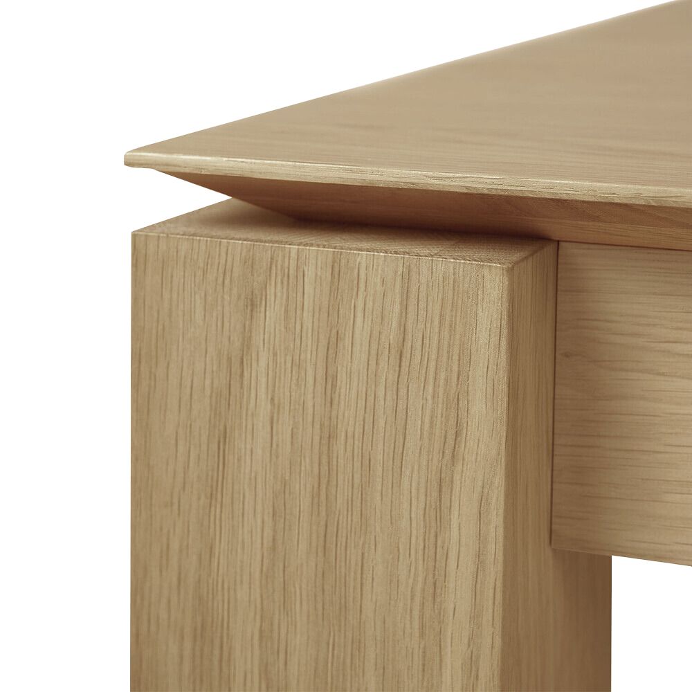 Ethnicraft Oak Slice Dining Edge and Leg Detail