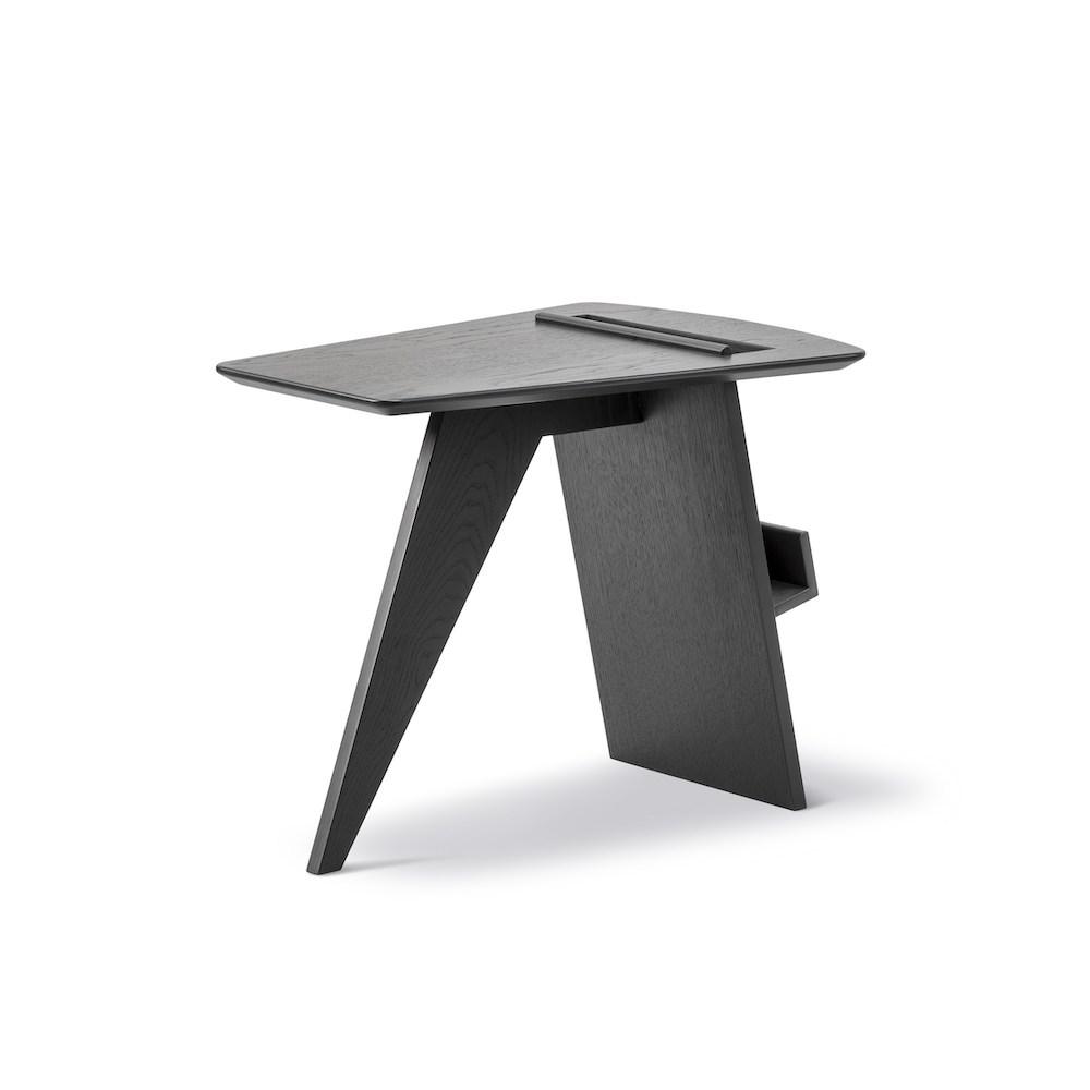 Fredericia Jens Risom Magazine Table Oak Black Lacquer Front