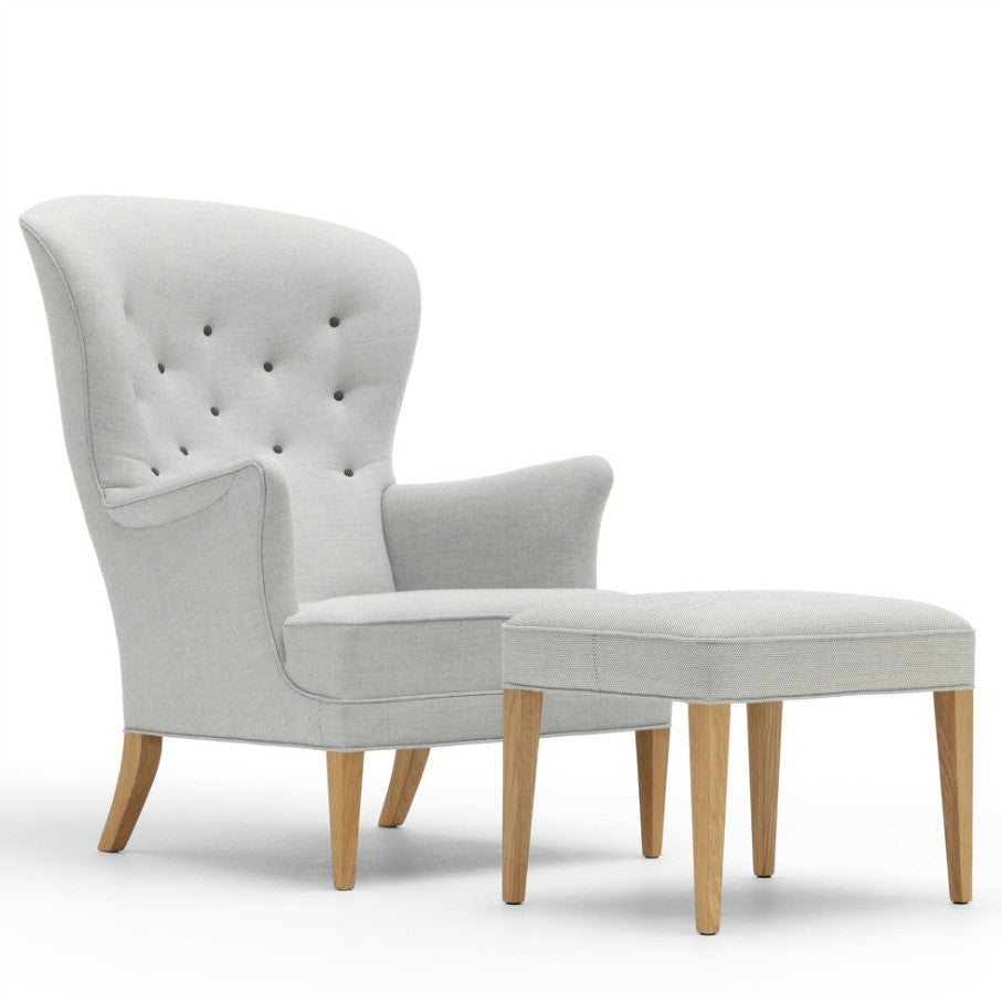 Frits Henningsen Heritage Chair FH419 and Ottoman Light Grey Carl Hansen & Son
