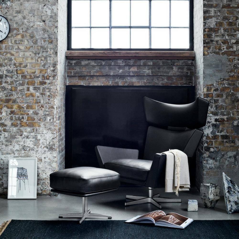 Fritz Hansen Oksen Chair and Ottoman by Arne Jacobsen in Black Leather in Room