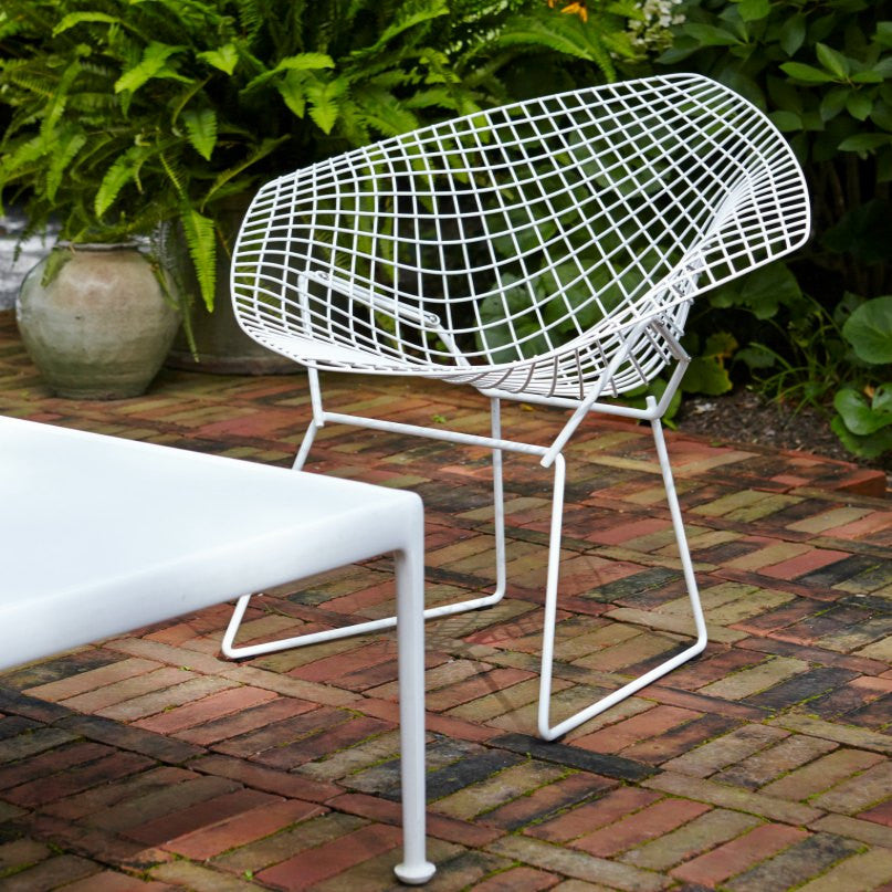 Bertoia Diamond Chair in White Rislan Outdoor Finish with Richard Schultz 1966 Collection Coffee Table Knoll