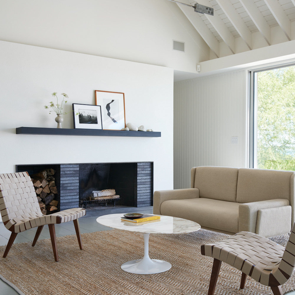 Knoll Oval Saarinen Coffee Table in Room with Jens Risom Chairs