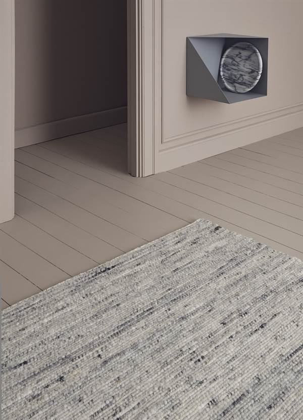 Linie Design Ardesia Rug Light Grey in Room