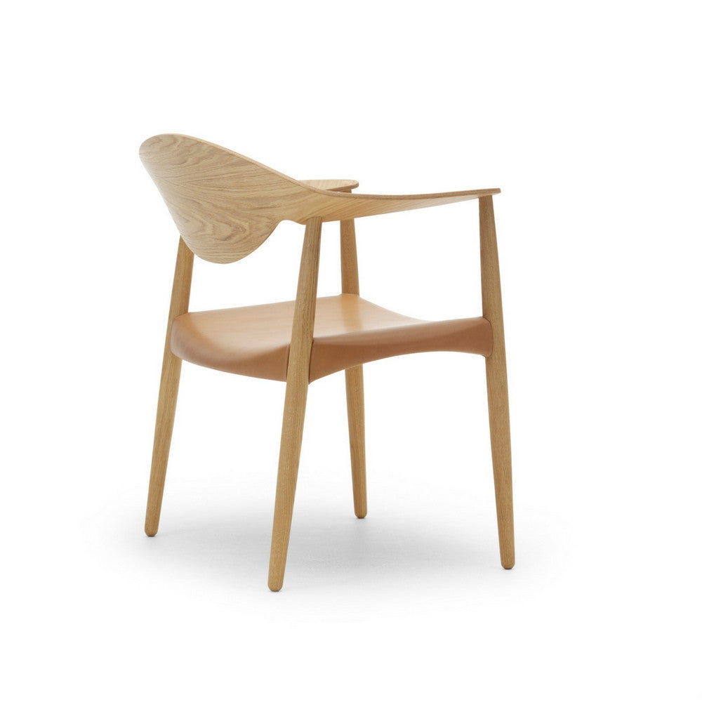 LM92T Metropolitan Chair Oak and Natural Saddle Leather Angled Back Carl Hansen & Son