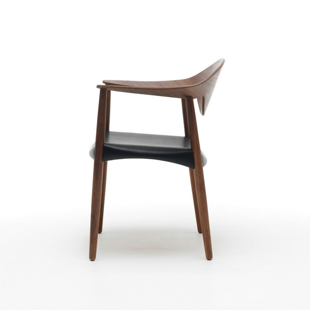 LM92T Metropolitan Chair Walnut and Black Leather Side Profile Carl Hansen & Son