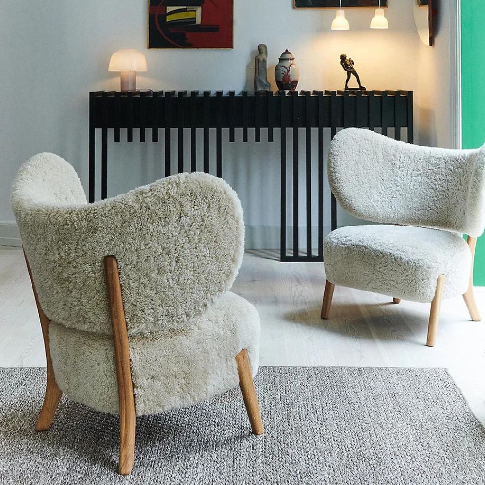 Mazo TMBO Lounge Chair Moonlight Sheepskin in Conversation