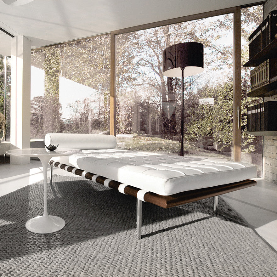 Mies Van der Rohe Barcelona Couch Tulip Side Table in Room Knoll