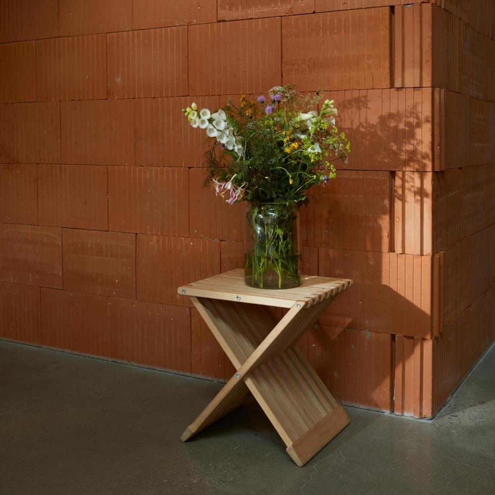 Skagerak Fionia Stool Oak with Flowers