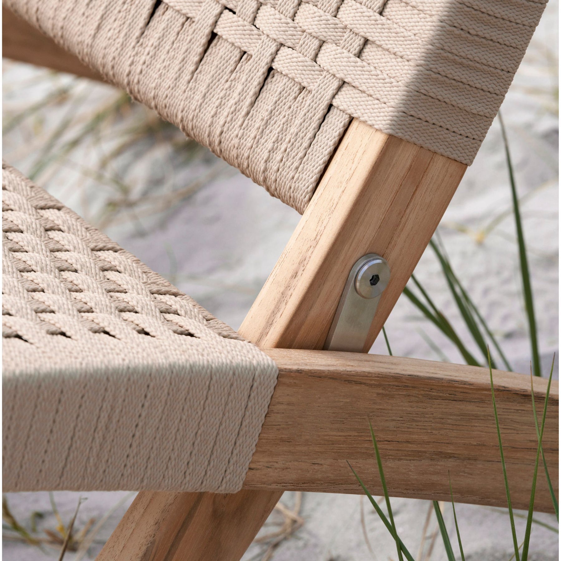 Carl Hansen Cuba Outdoor Chair Teak with Sesame Rope MG501 Side Joinery Detail