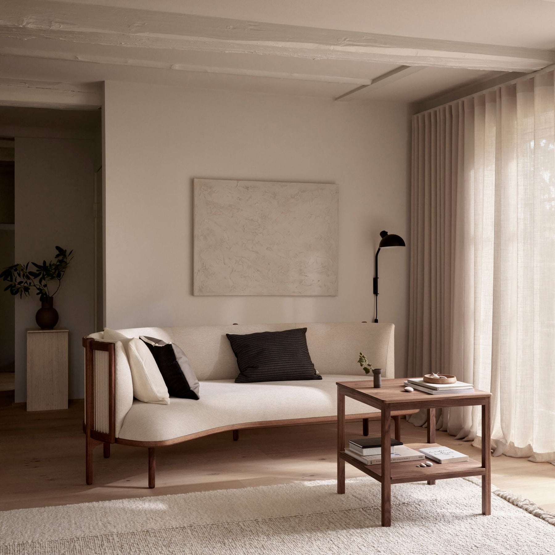 Carl Hansen RF1903 Sideways Sofa Walnut Oil in kvadrat Hallingdal 200 in Living Room