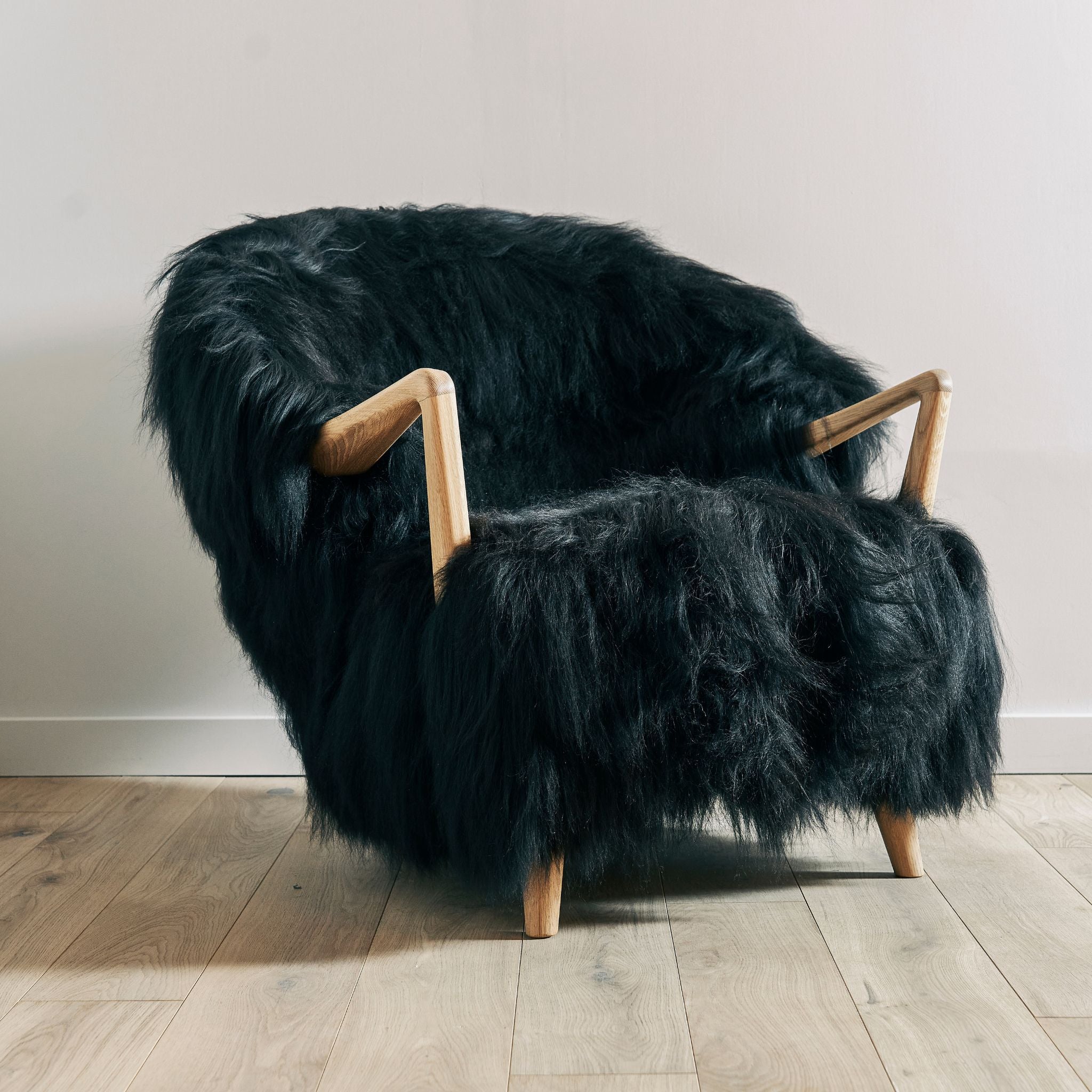 Eikund Fluffy Lounge Chair