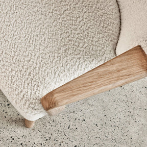 Eikund UnFluffy Lounge Chair Back Detail kvadrat ELLE 0200 Oak Oil Frame