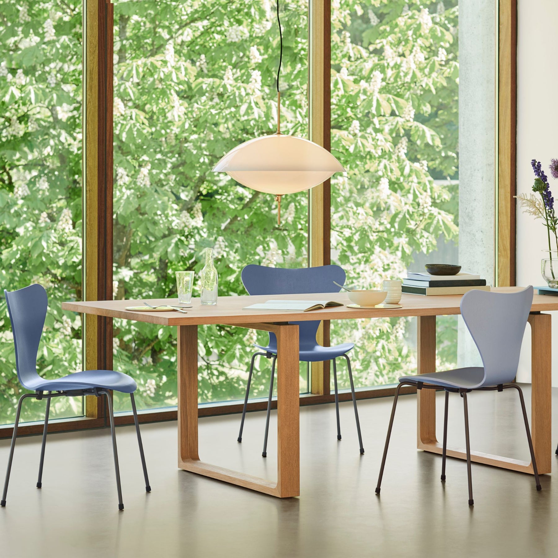 Fritz Hansen Clam Pendant with Essay Table and Lavender Series 7 Chairs