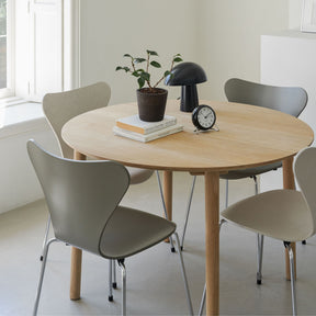 Fritz Hansen Hven Dining Table Round with Series 7 Chairs