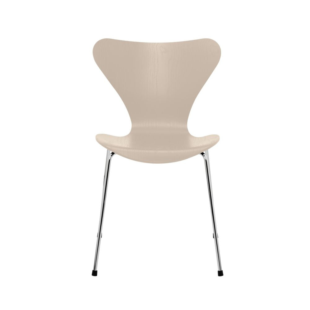 Fritz Hansen Series 7 Chair Light Beige Colored Ash