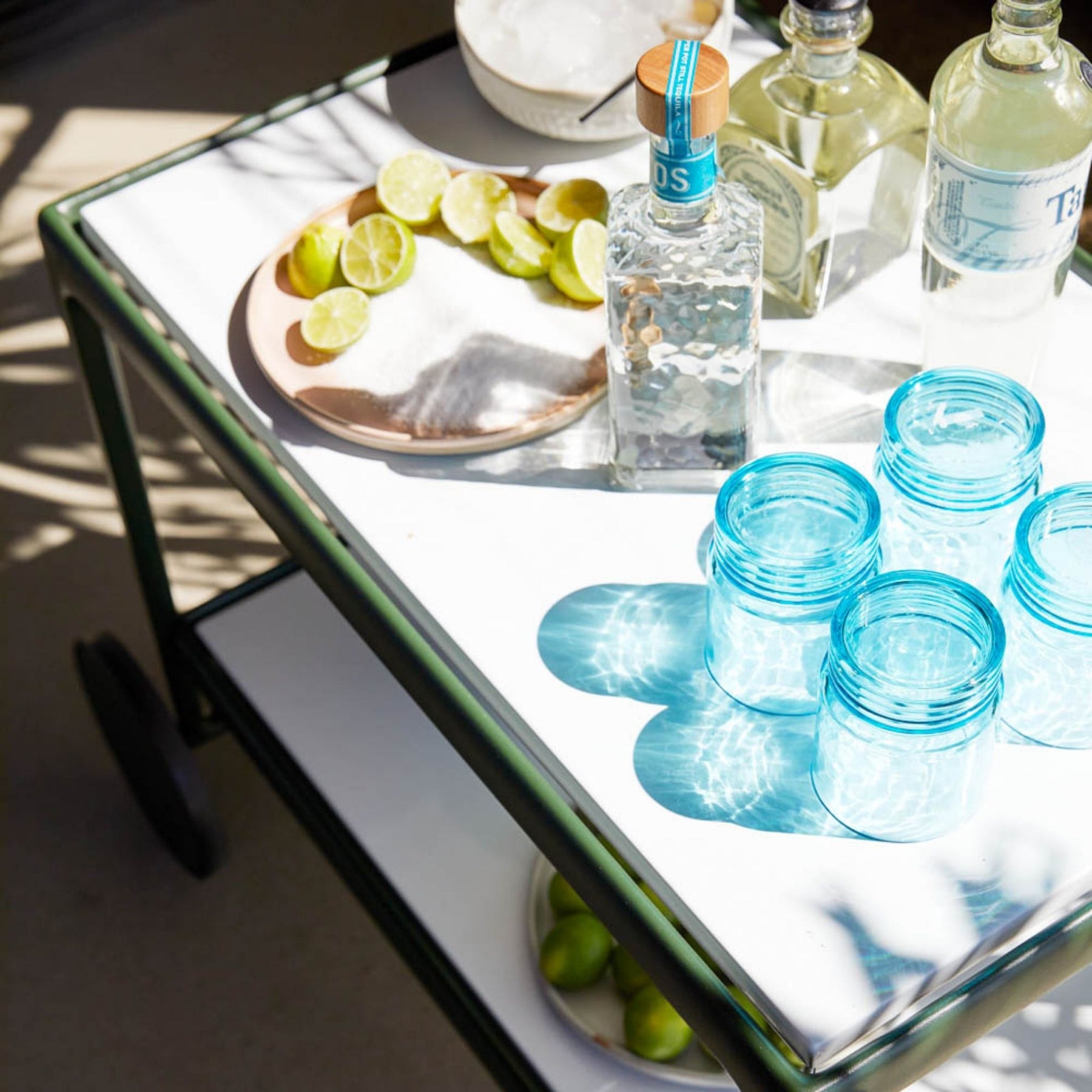 Knoll Richard Schultz 1966 Serving Cart Outdoors with Cocktails and Limes