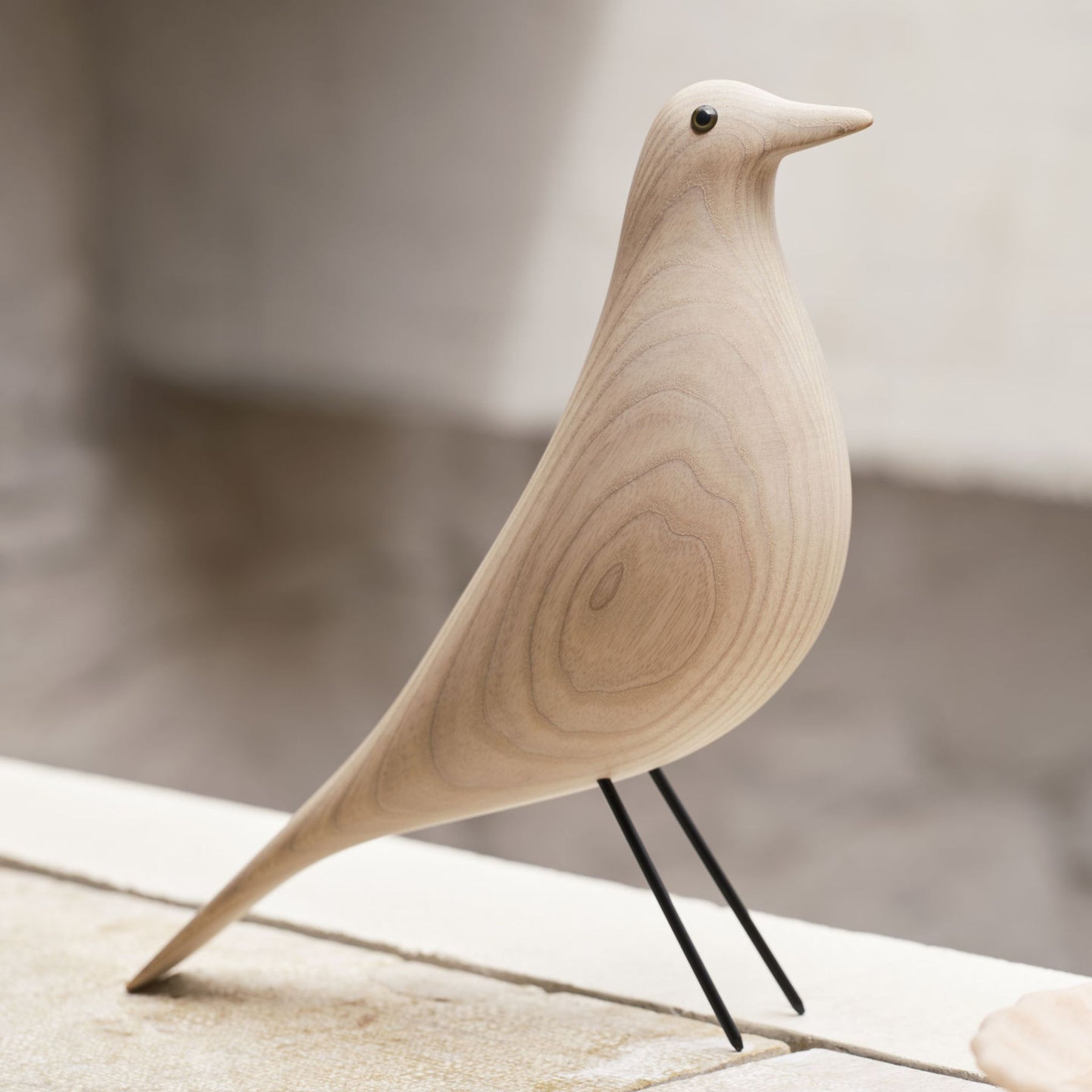 Vitra Eames House Bird White Ash Perched