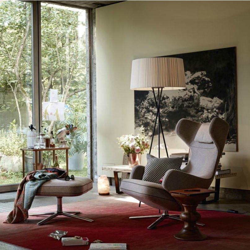 Grand Repos and Ottoman in Room with Santa and Cole Tripode Floor Lamp