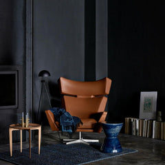 Arne Jacobsen Oksen Chair Tan Leather in room with Fritz Hansen Tray Table