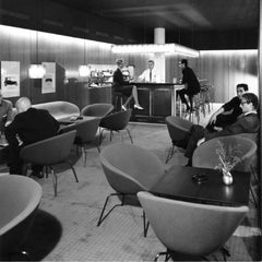 Fritz Hansen Arne Jacobsen Pot Chairs in Bar at Royal Hotel in Copenhagen