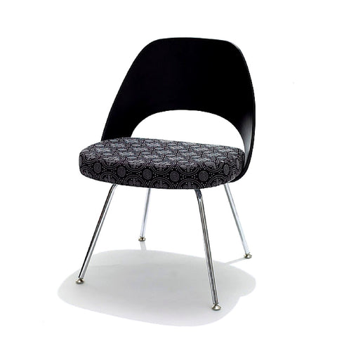 Saarinen Executive Armless Chair with Plastic Back