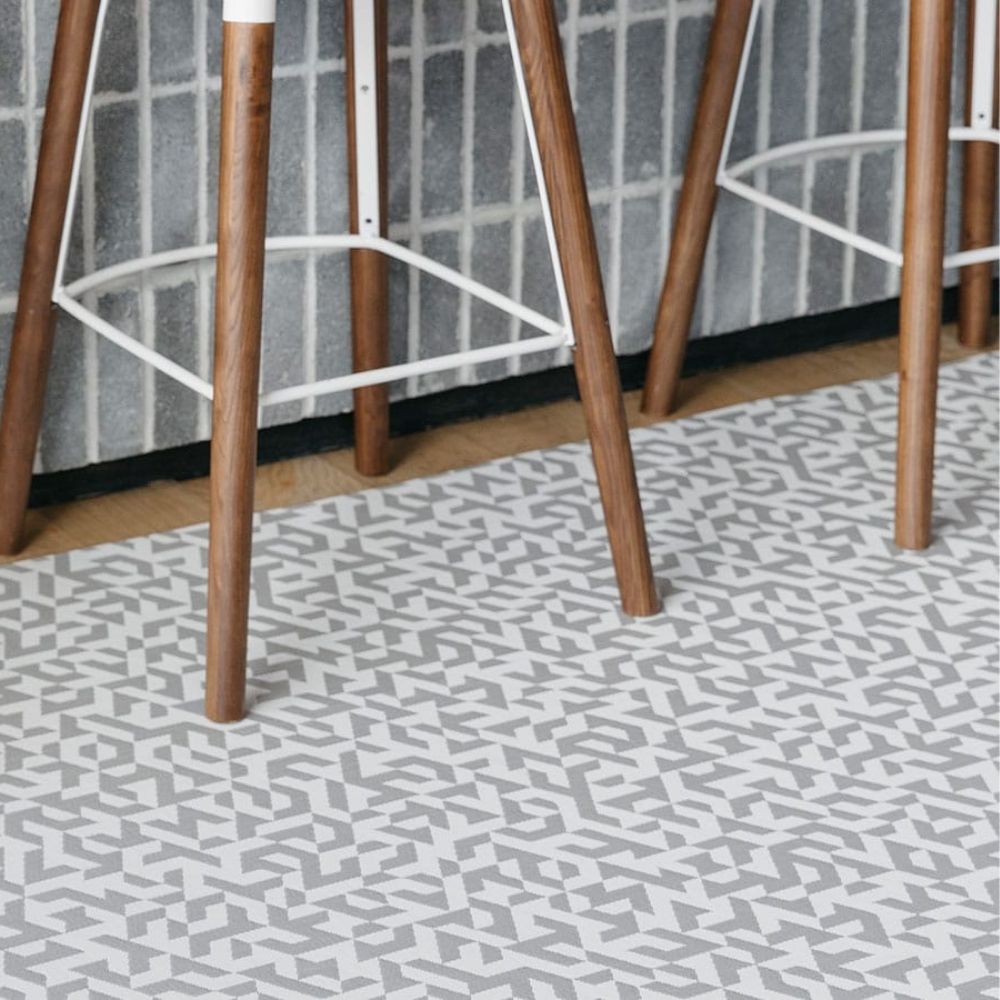 Chilewich Prism Floor Mat Silver in room with bar stools