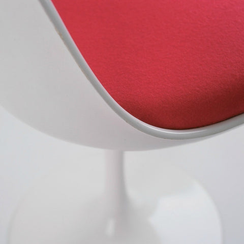 Eero Saarinen Tulip Side Chair