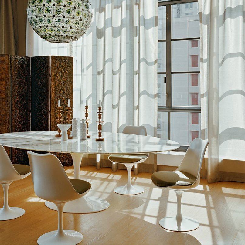 Eero Saarinen Tulip Dining Chairs in Room Knoll