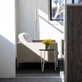Florence Knoll Hairpin Stacking Table in Situ with Yellow Tulips