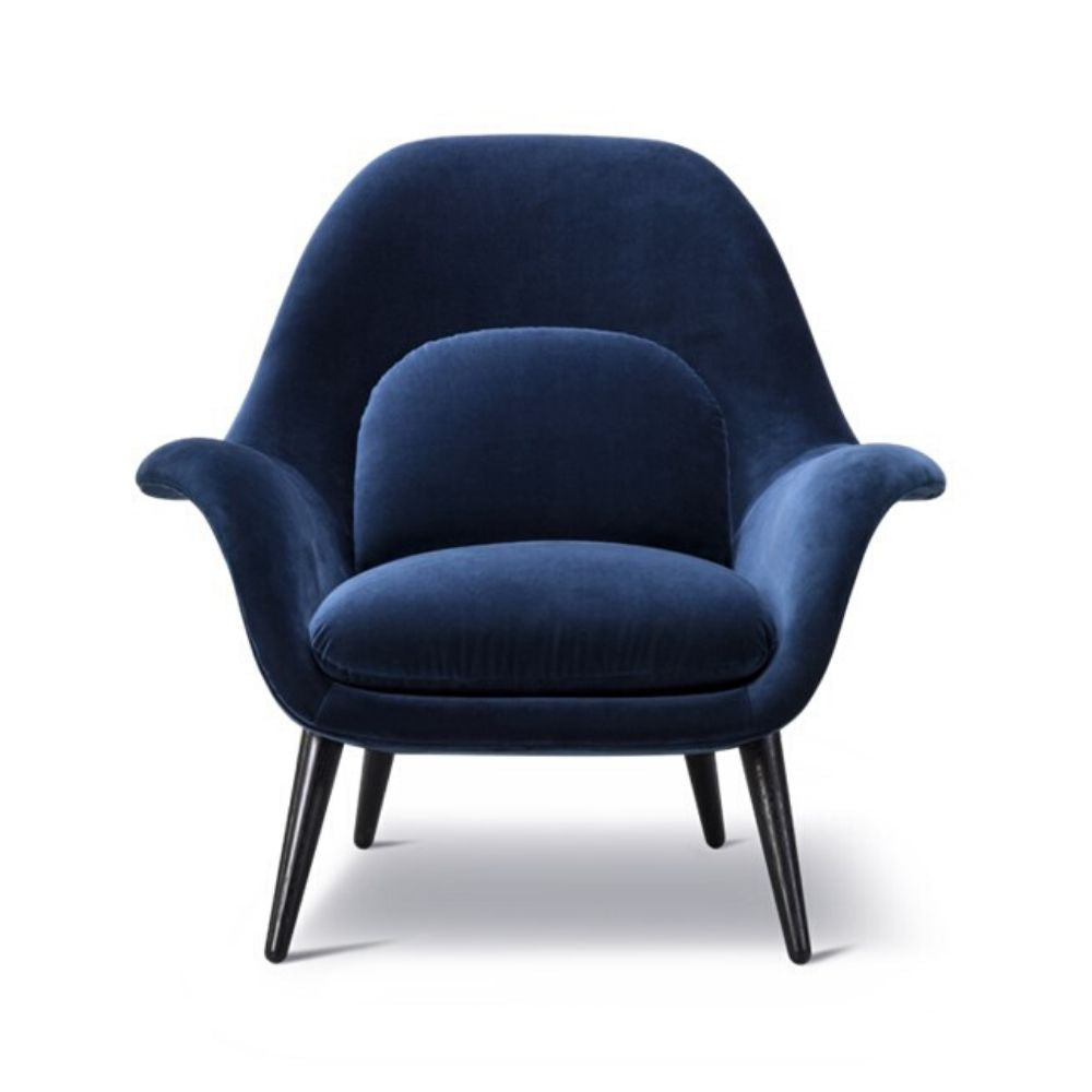 Fredericia Swoon Lounge Chair Midnight Blue Velvet Front