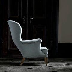Frits Henningsen Heritage Chair FH419 Light Grey Profile in Room Carl Hansen & Son
