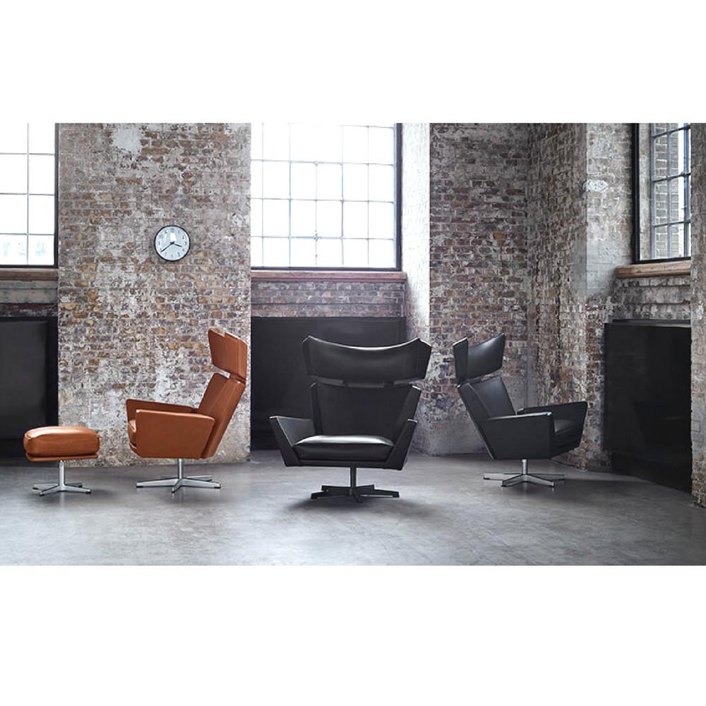 Fritz Hansen Oksen Chairs and Oksen Footstool by Arne Jacobsen in Brick Loft