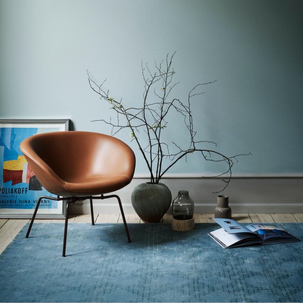 Fritz Hansen Pot Chair by Arne Jacobsen in Sorensen Elegance Leather Walnut