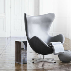 Grey Leather Egg Chair in Room Arne Jacobsen Fritz Hansen