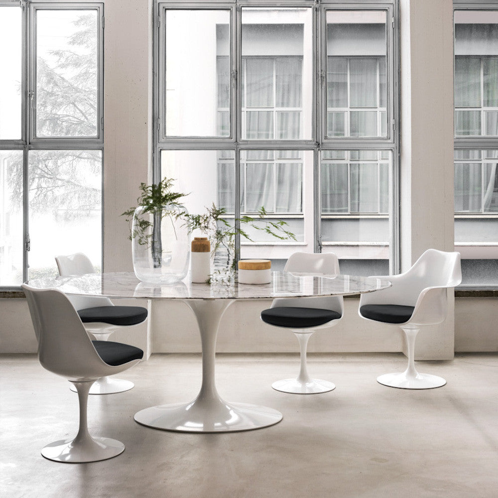 Knoll Oval Saarinen Dining Table with Tulip Chairs in Room