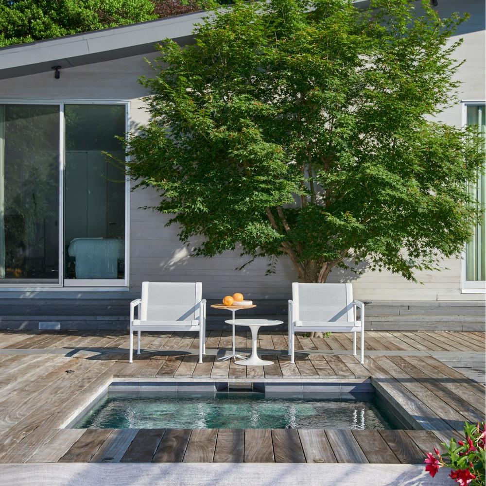 Knoll Richard Schultz Lounge Chairs with Saarinen Outdoor Side Table and Petal Table by Pool