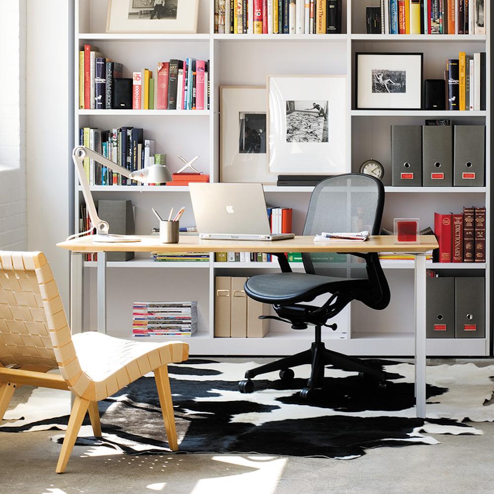 Knoll Risom Lounge Chair in Office