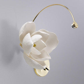 PELLE Lure Magnolia Sconce