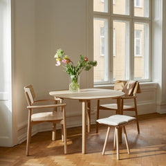 Skagerak Hven Dining Table Round with Georg Stool and Hven Armchairs